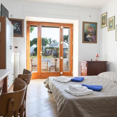 Eleonora Con Piscina Fronte Mare Willa *