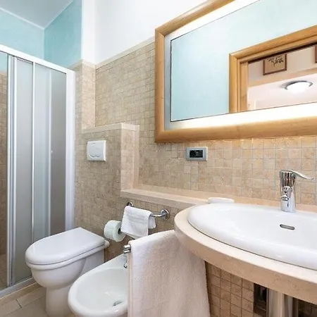 Eleonora Con Piscina Fronte Mare Willa Capilungo