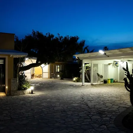 Eleonora Con Piscina Fronte Mare *