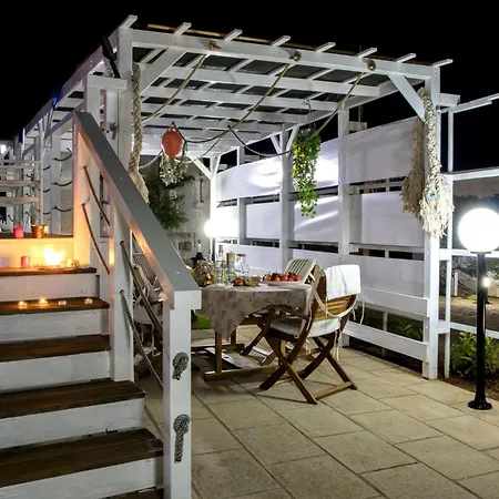 Eleonora Con Piscina Fronte Mare *