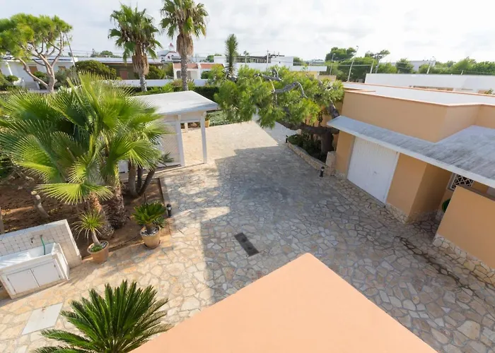 Eleonora Con Piscina Fronte Mare Villa