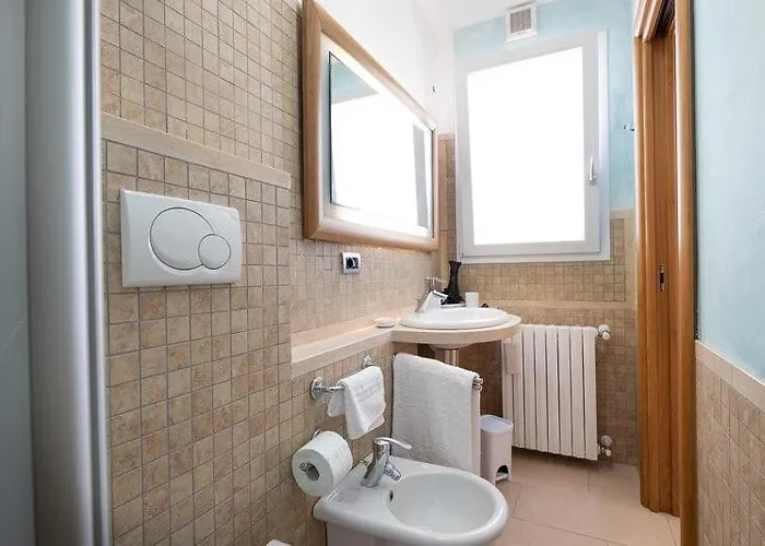 Eleonora Con Piscina Fronte Mare Villa *