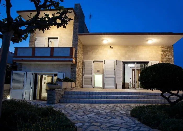 Villa Eleonora Con Piscina Fronte Mare Capilungo