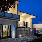 Вилла Eleonora Con Piscina Fronte Mare Capilungo