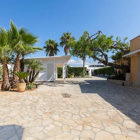 Βίλα Eleonora Con Piscina Fronte Mare *