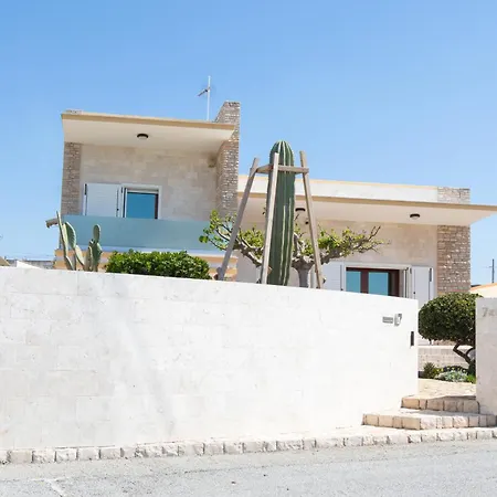 Eleonora Con Piscina Fronte Mare Villa *