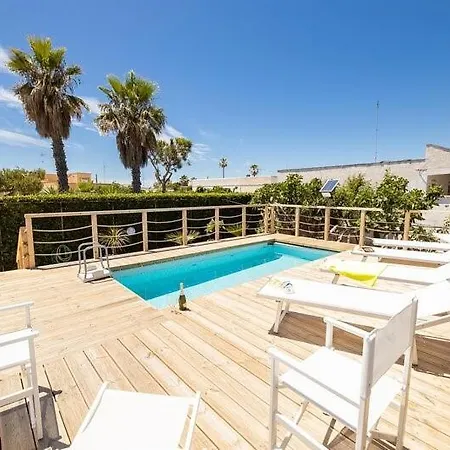 Eleonora Con Piscina Fronte Mare Villa *